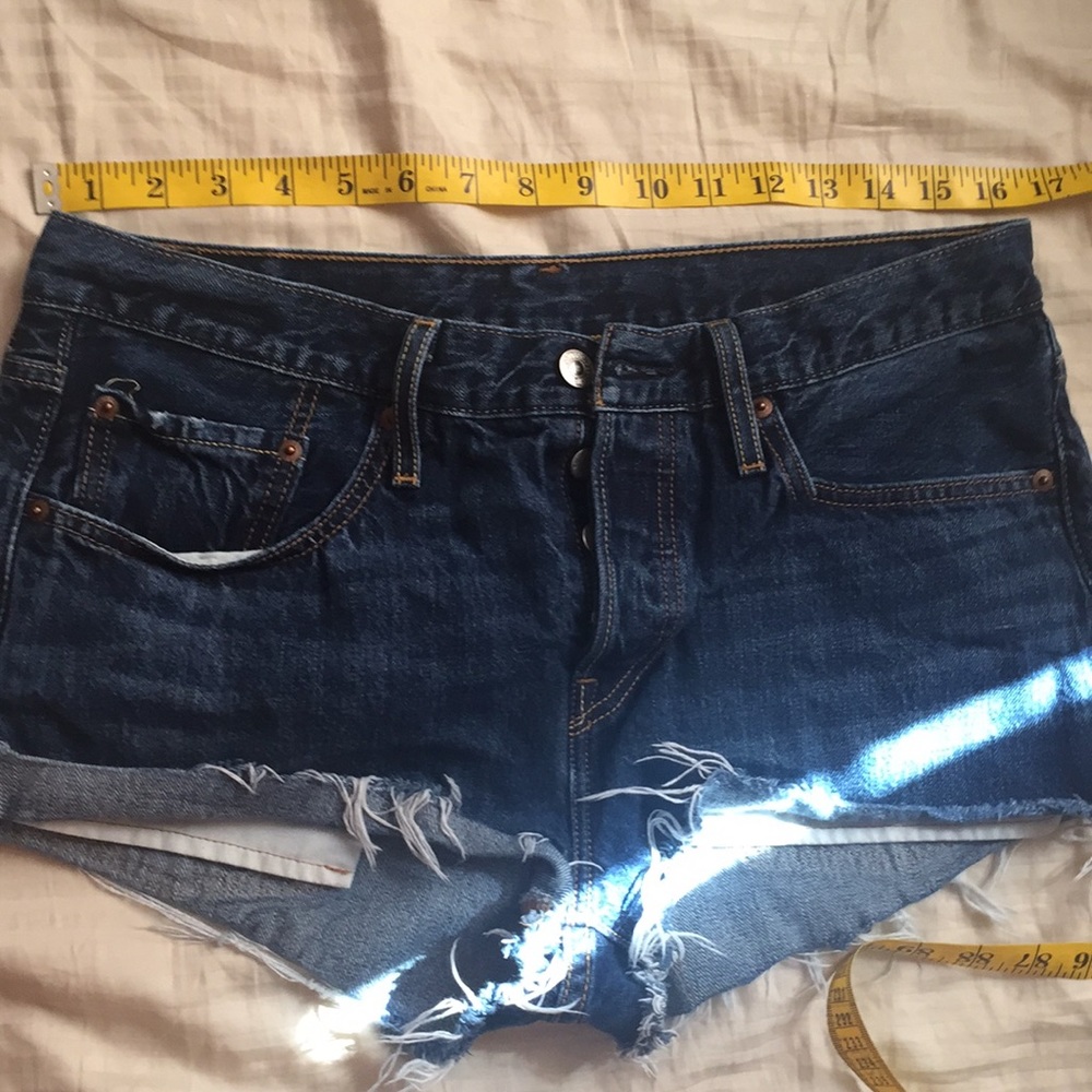 Levi cut-off shorts